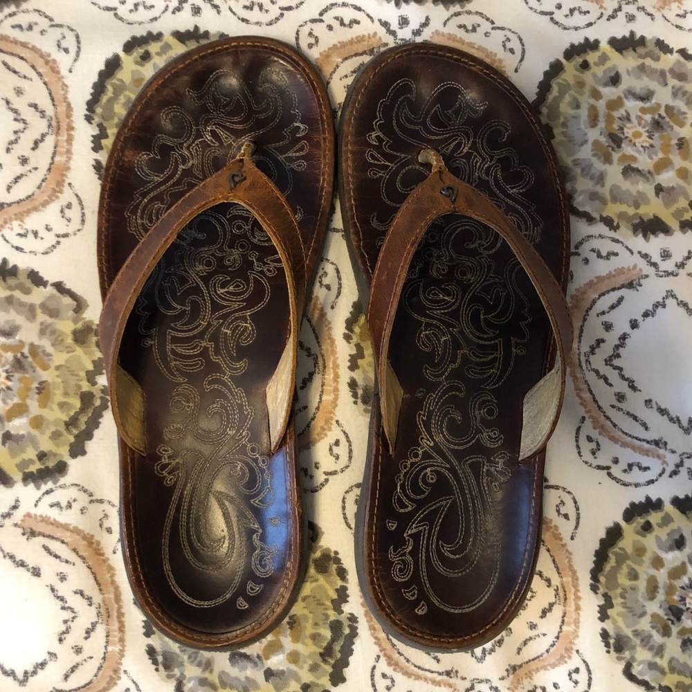 Olukai women’s leather sandals